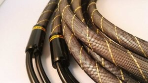 Splitter und Außenhülle Dynavox Lautsprecherkabel